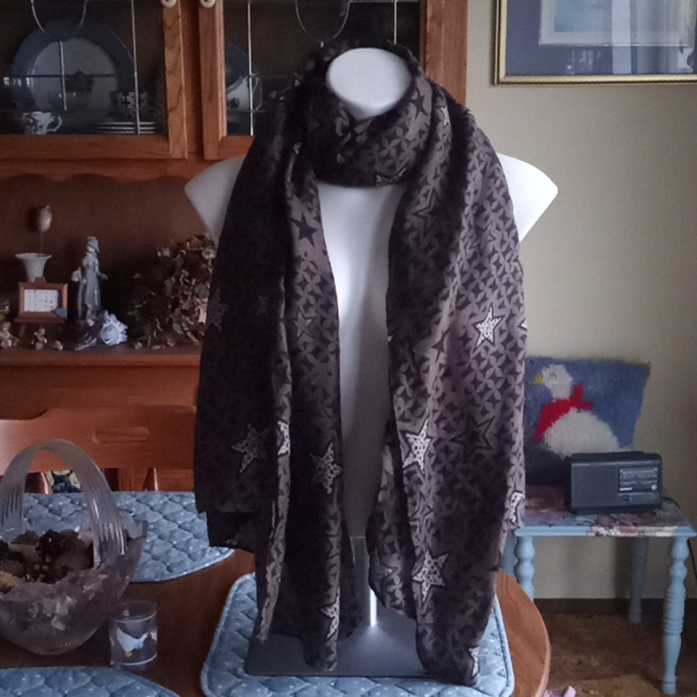 LOF Scarf